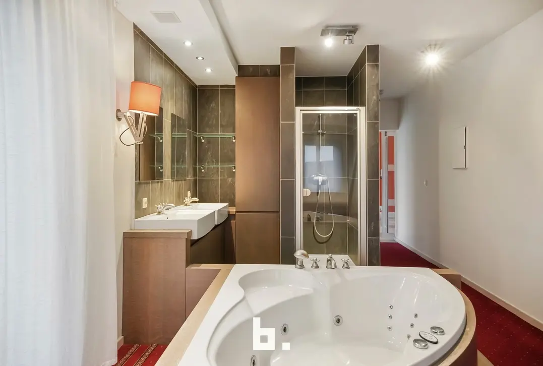 Instapklaar appartement met heel ruim terras op centrale ligging in Roeselare - Roeselare