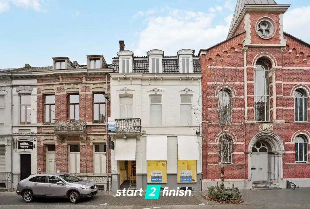 Ruim herenhuis / commercieel pand op toplocatie – veelzijdig en charmant! - Roeselare