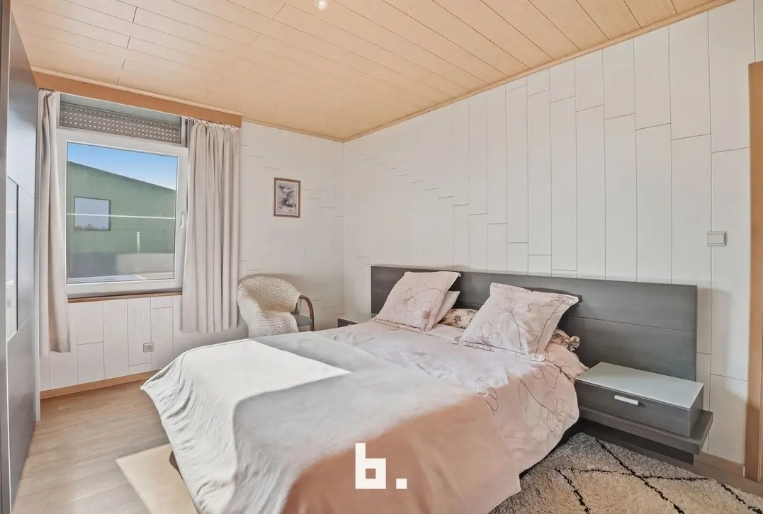 Ruime gezinswoning met tuin nabij het centrum - Roeselare