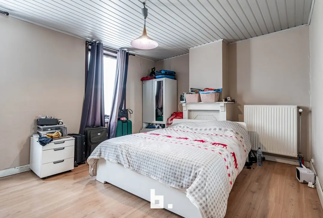 Degelijke woning met 4 slaapkamers in Harelbeke - Harelbeke