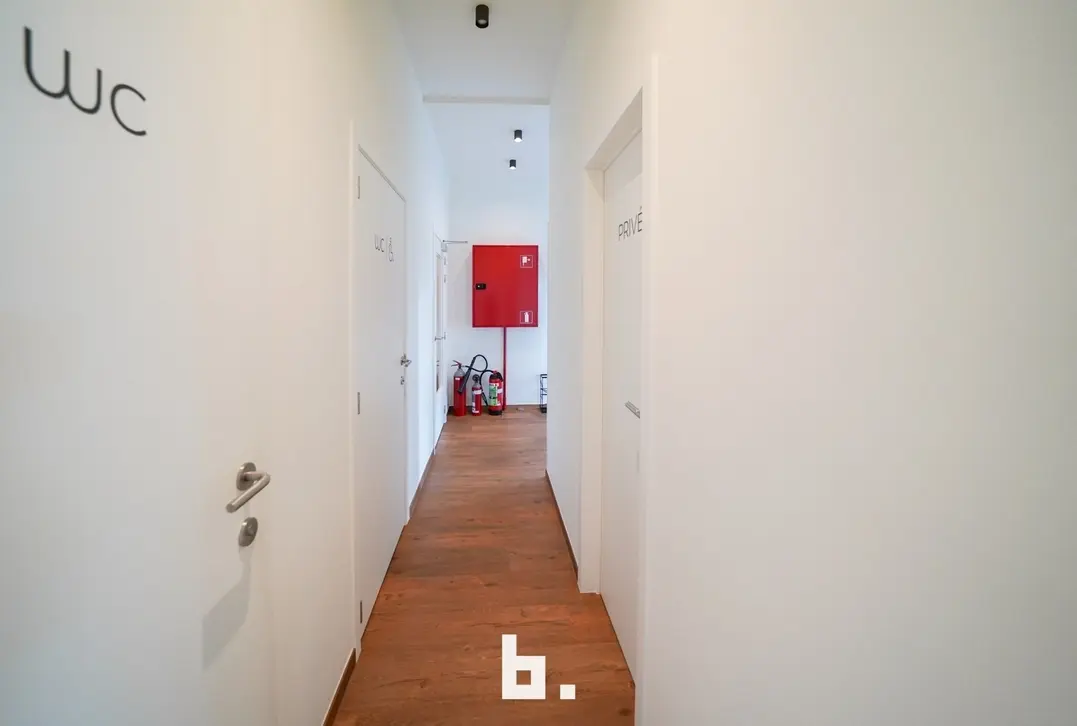 Praktijkruimte (20m²) te huur op toplocatie langs de Maalse Steenweg te Sint-Kruis  - Sint-Kruis