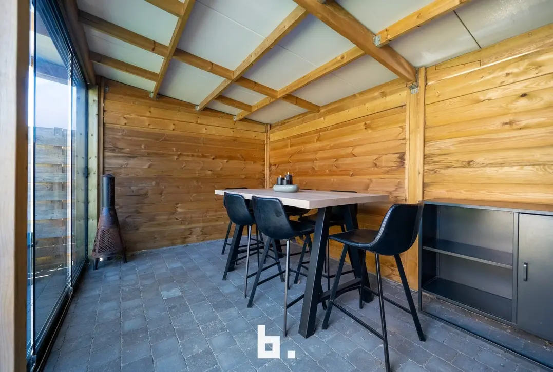 Perfect instapklare woning met gezellige tuin op uitstekende ligging - Sint-Kruis
