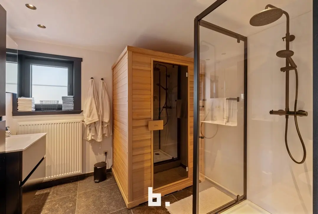 Mooie laagbouwvilla met zonnige tuin, dubbele garage en bijgebouw - Jabbeke