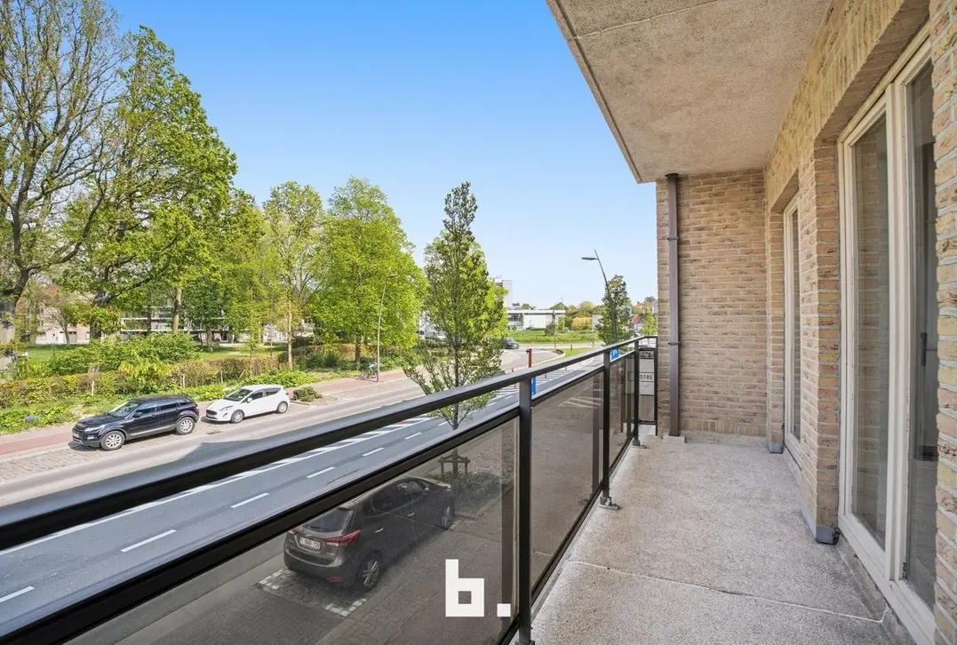 Lichtrijk appartement met twee terrassen en garage! - Roeselare