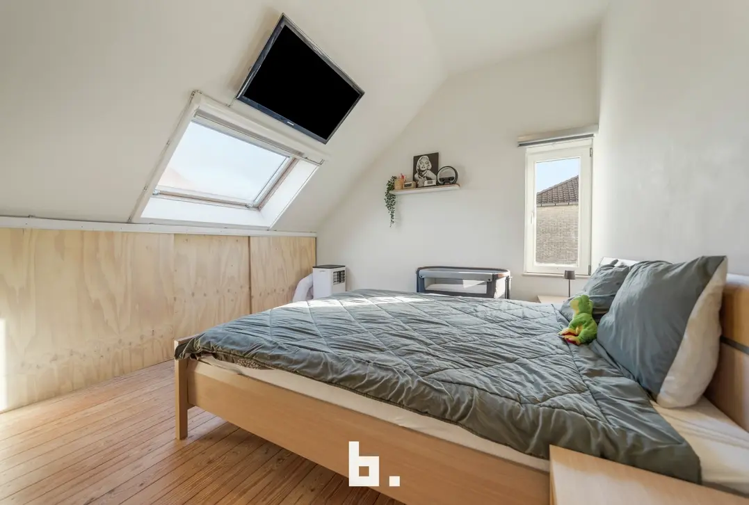 Charmante hoekwoning met 2 slaapkamers en tuin. - Sint-Andries