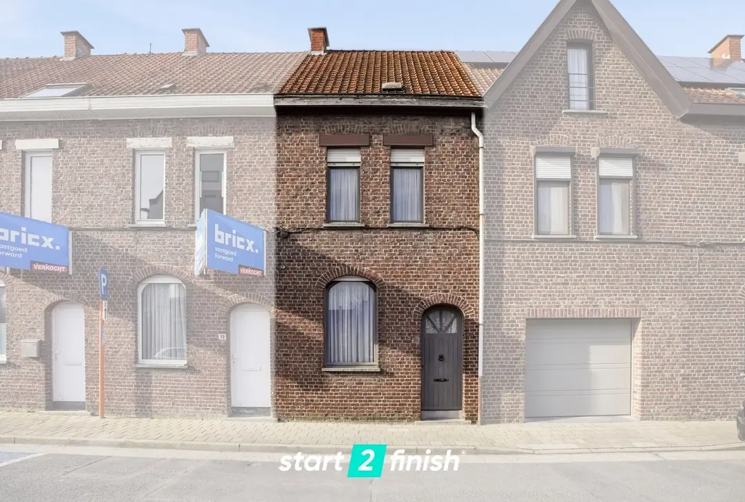 Te renoveren stadswoning met tuin op uitstekende ligging in Roeselare - Roeselare