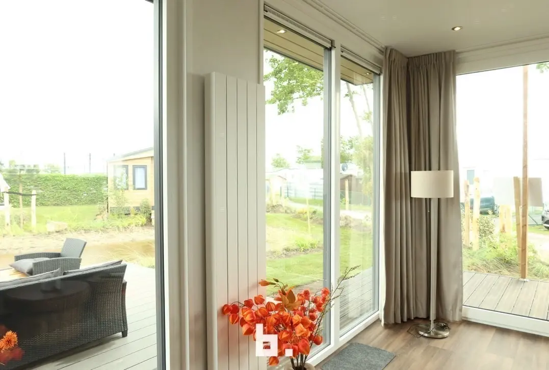 Nieuwe  chalets op topligging vlak tegen de zee te Wenduine  - De Haan