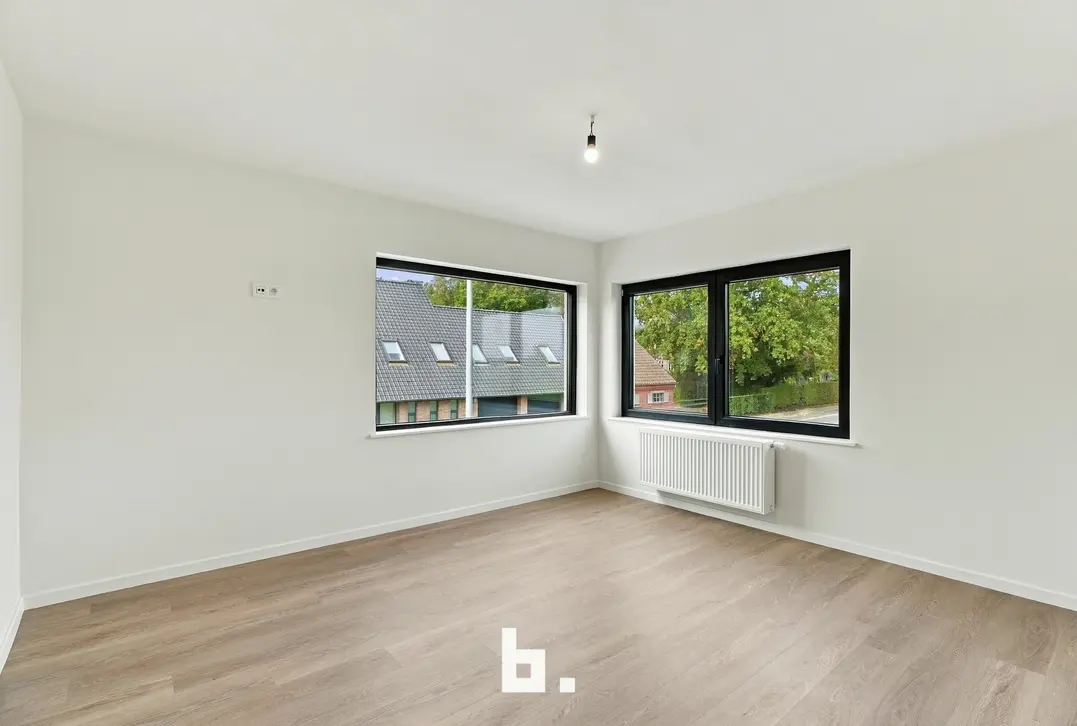 Instapklare, volledig gerenoveerde woning met 5 slaapkamers en 219 m² woonoppervlakte! - Ledegem