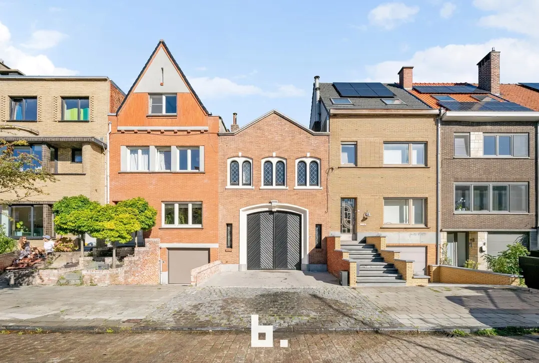 Uniek magazijn met kantoor in loftstijl - Kortrijk