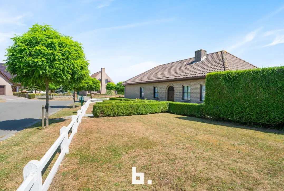 Alleenstaande villa, omgeven door groen - Blankenberge