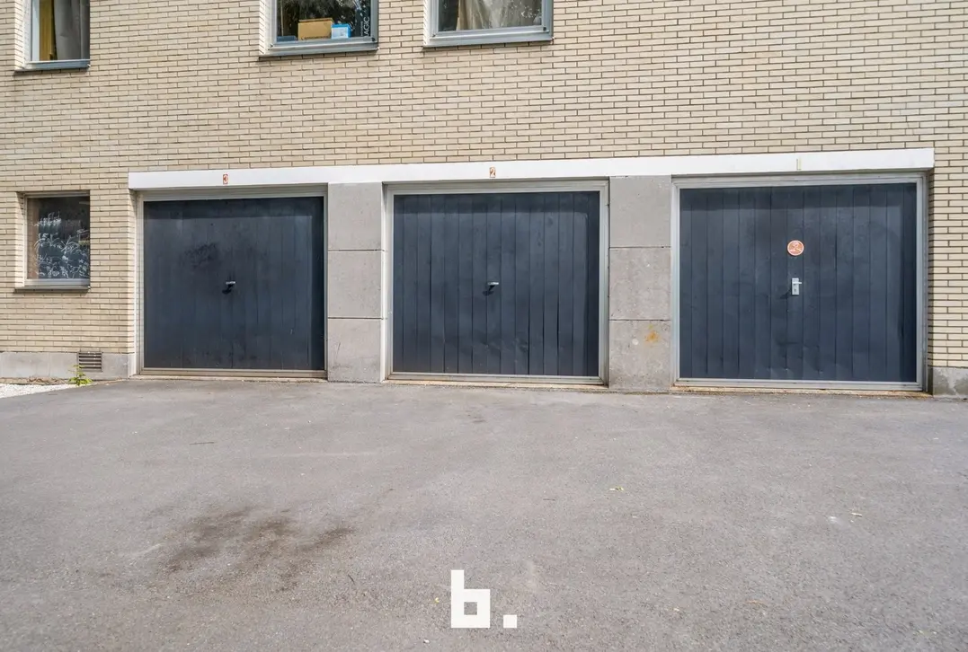 Instapklaar appartement met 3 slaapkamers en garage en kelderberging inbegrepen - Sint-Michiels