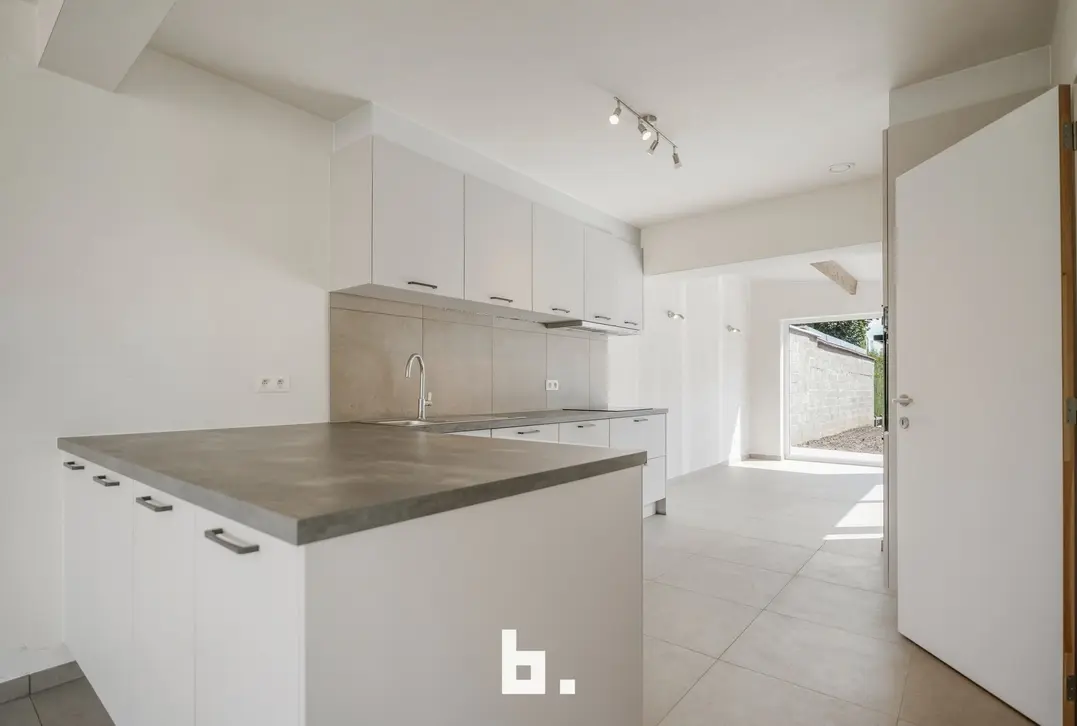 Energiezuinige gezinswoning met 3 slaapkamers en ruime garage te huur in Wielsbeke - Wielsbeke