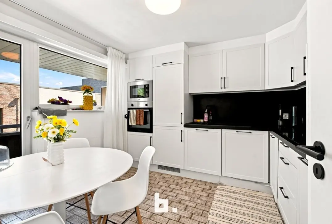 Instapklaar investeringsappartement met onmiddellijk rendement van 5%! + Garage en Berging  - Roeselare