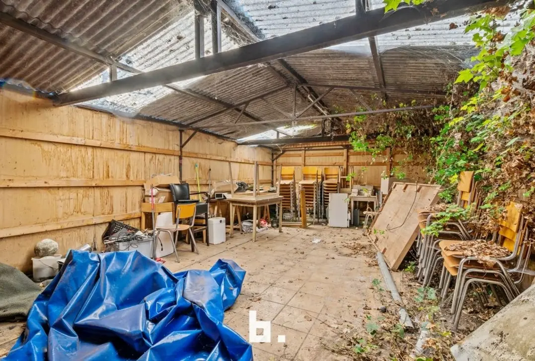 Karaktervolle eigendom met uitzonderlijk potentieel op toplocatie in Roeselare - Roeselare