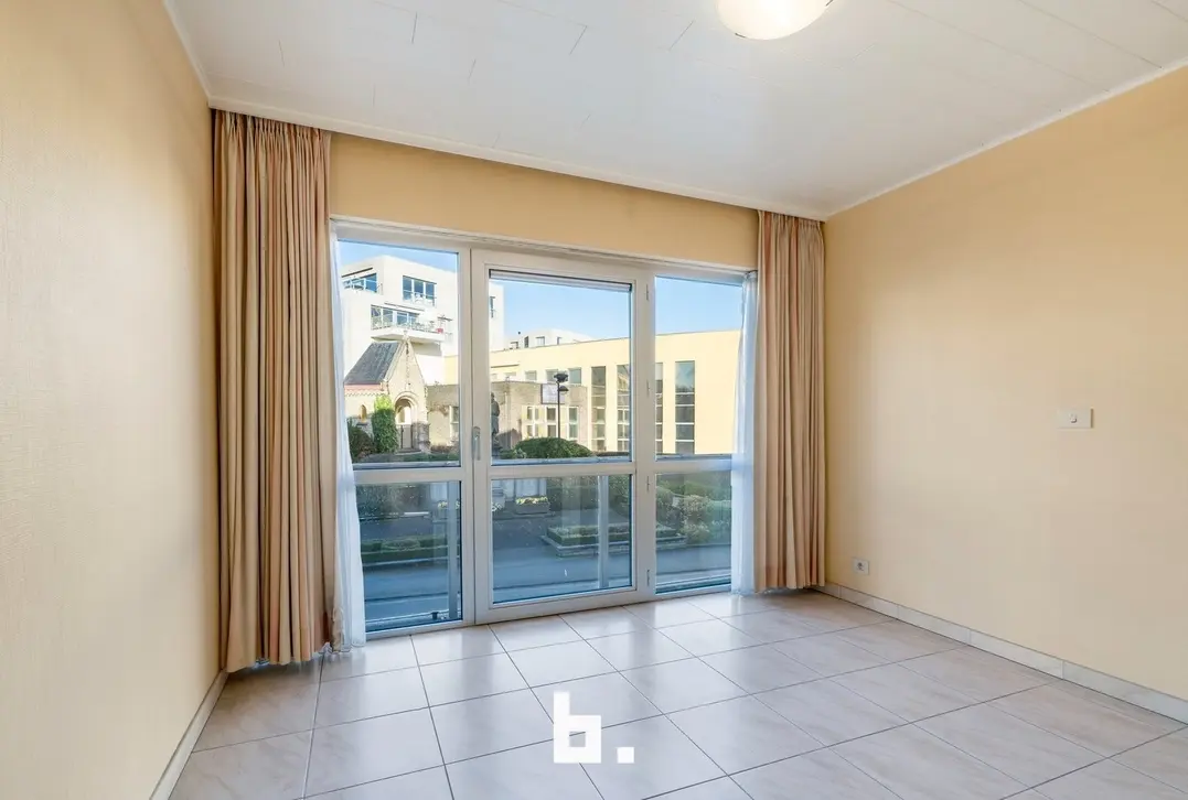 Enorm lichtrijk appartement op uiterst centrale locatie met garage - Hooglede