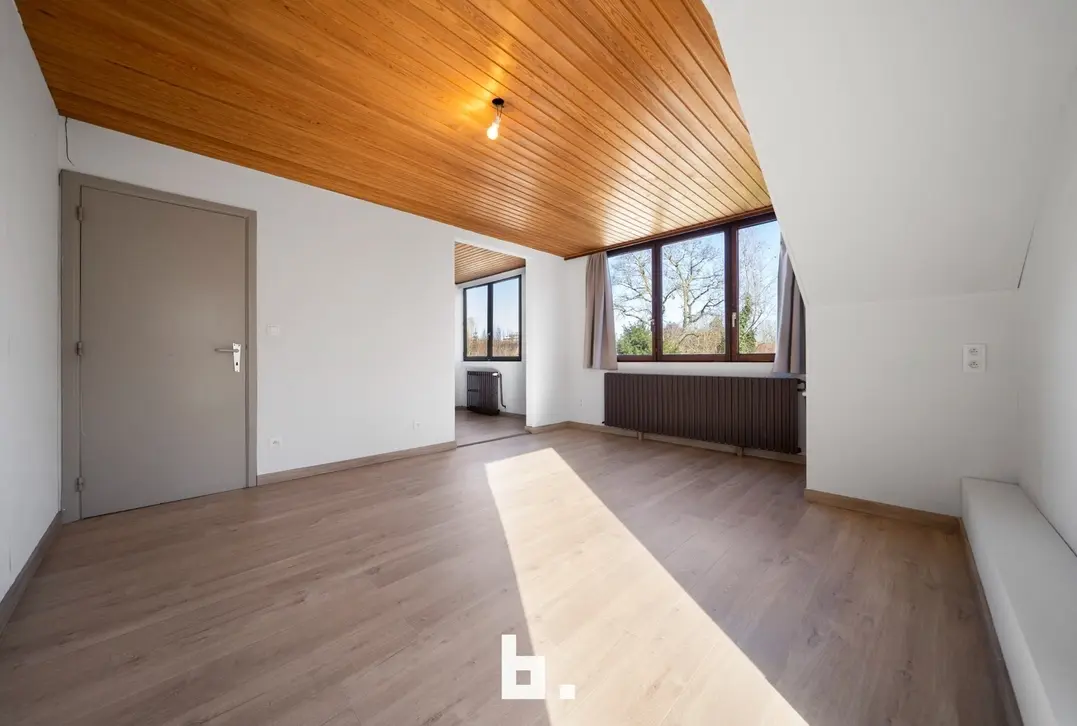 Open bebouwing met 3 slaapkamers en garage op uitstekende ligging - Sint-Andries