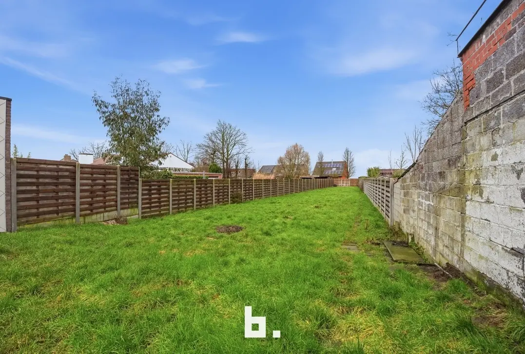 Ruime gezinswoning met zuidgerichte tuin en tal van mogelijkheden in Hooglede - Hooglede