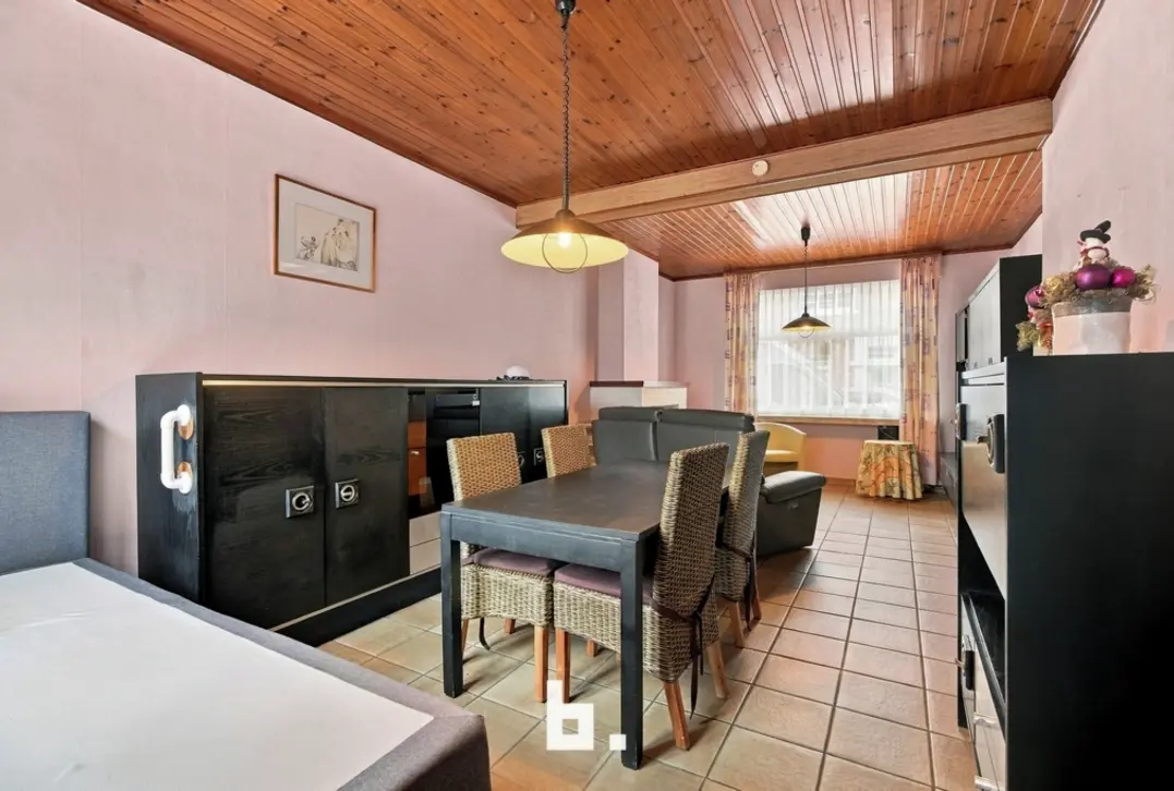 Woning met 3 slaapkamers, tuin en tal van mogelijkheden in Sint-Kruis - Sint-Kruis