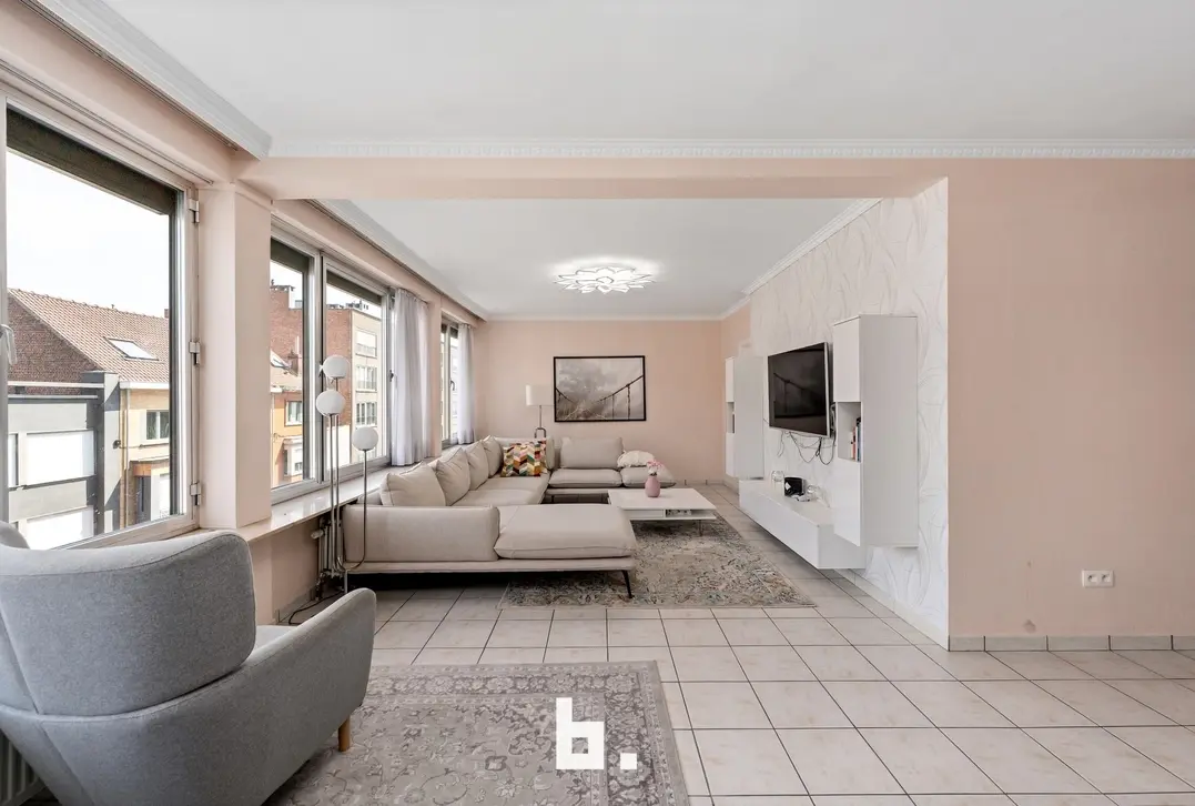 Zeer ruim Appartement in Centrum Kortrijk! - Kortrijk - €255.000