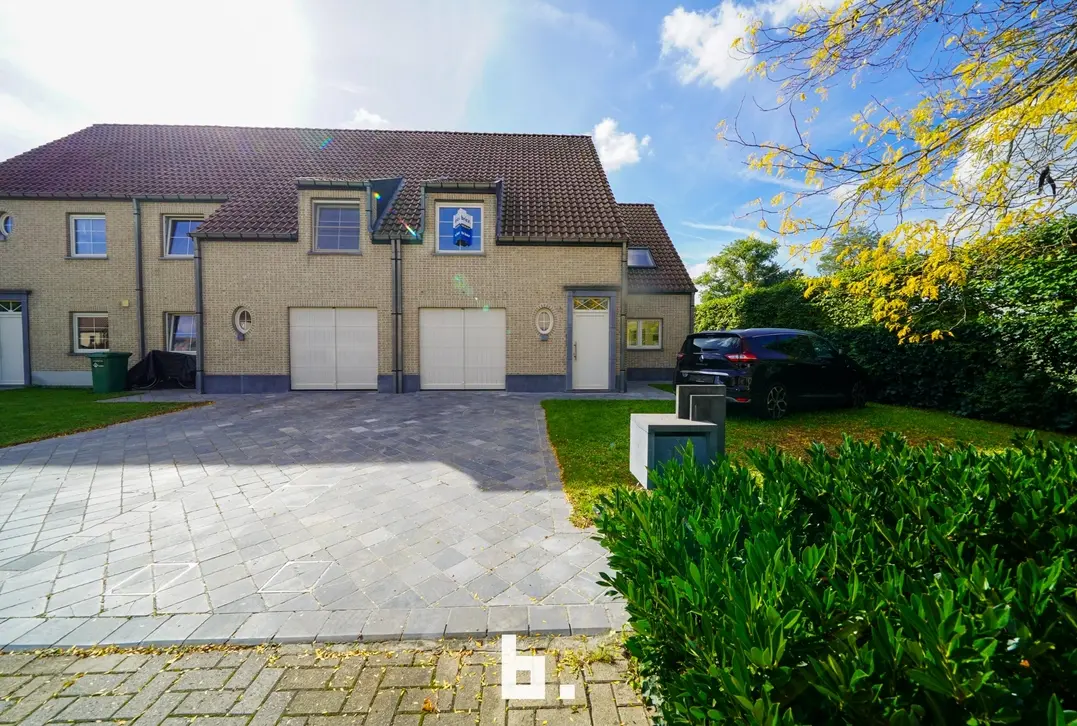 Woning met 3 slaapkamers, tuin en inpandige garage in Loppem - Loppem