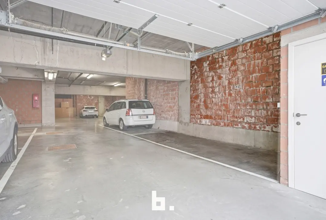 Uniek 3-slaapkamerappartement (133m²) met zonnig terras (15m²) op bijzonder centrale ligging - Kortrijk - €450.000