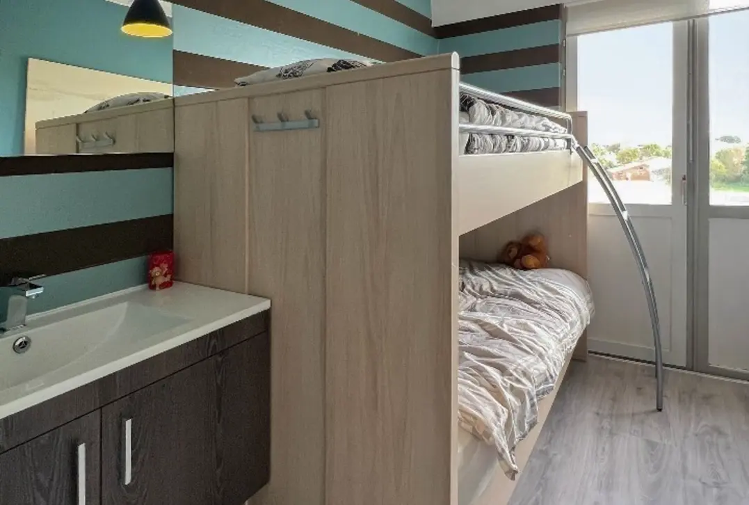 Volledig gerenoveerd 2 slaapkamer appartement met ruime terrassen - De Haan