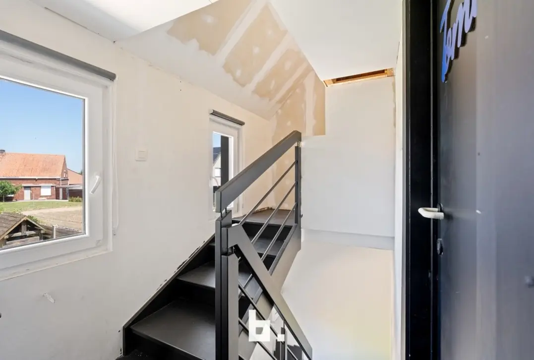 Instapklare gezinswoning met 3 slaapkamers, grote tuin en carport op toplocatie in Ingelmunster - Ingelmunster
