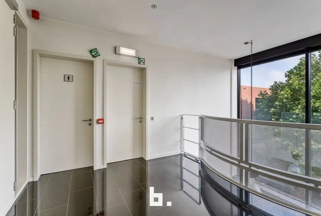 Ruim kantoor op centrale locatie - Roeselare