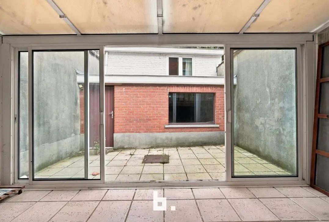 Ruime stadswoning met potentieel  ***TOPPER*** - Roeselare