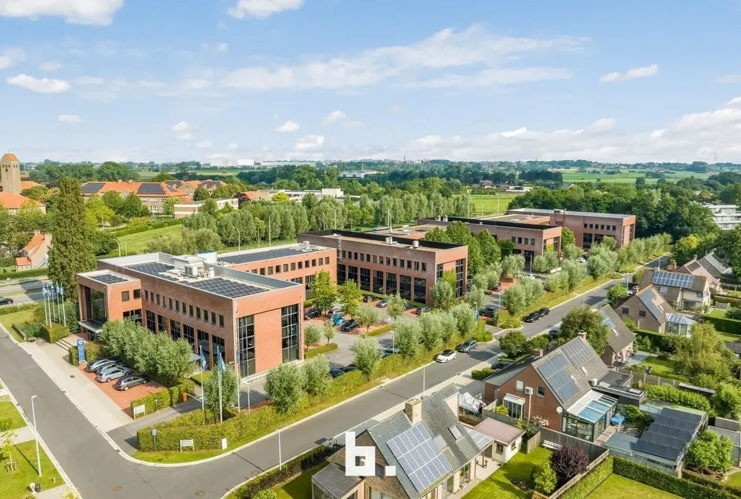 Ruim kantoor op centrale locatie - Roeselare