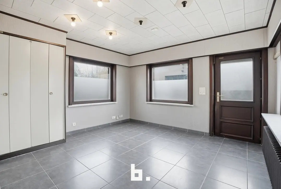 Villa met Loods in Sint-Eloois-Vijve - Waregem