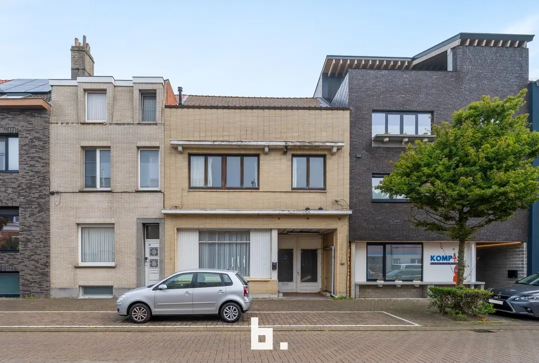 Ruim renovatiepand te Oostende - Oostende