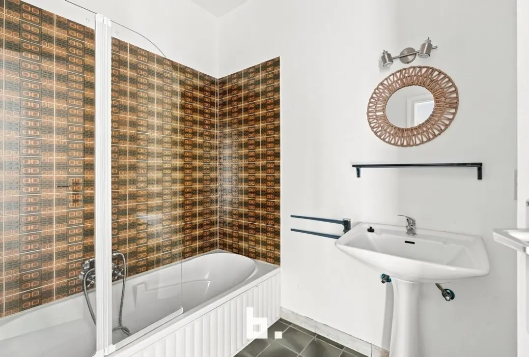 Instapklaar 2-slaapkamerappartement op topligging in Izegem - Izegem