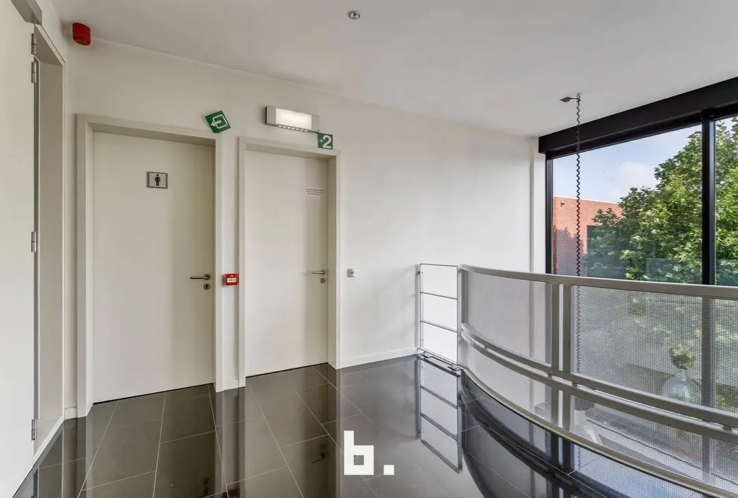 Ruim kantoor op centrale locatie - Roeselare