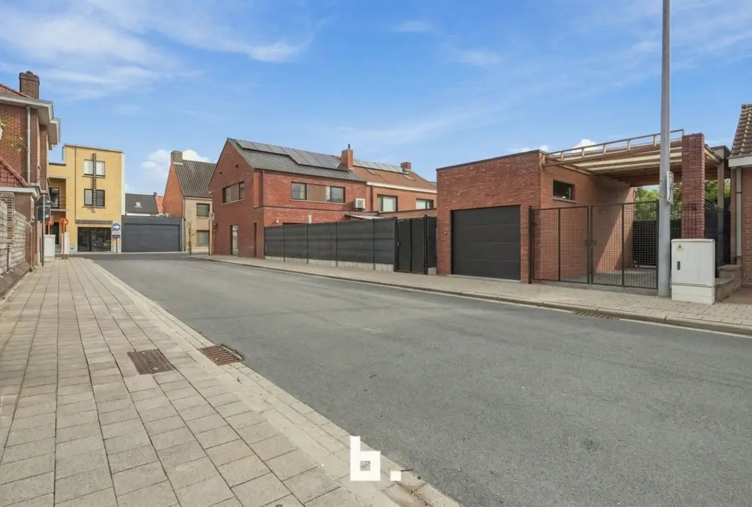 Volledig heropgebouwde energienegatieve woning met 3 slaapkamers, grote garage en carport! - Izegem