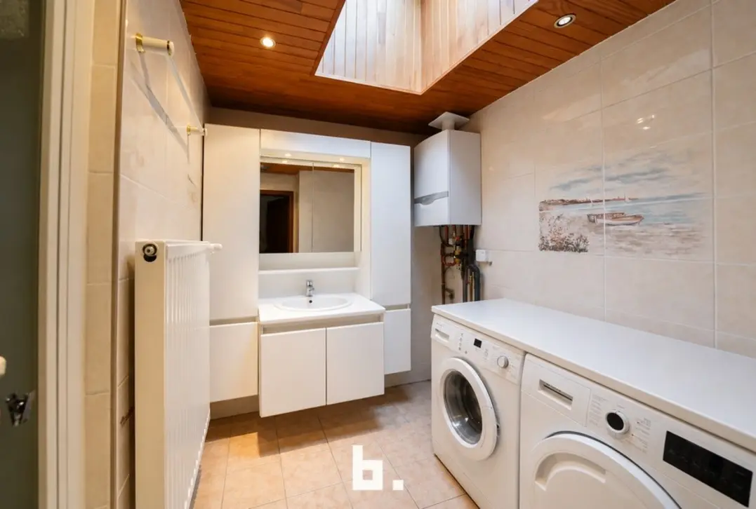 Aangename rijwoning met tuin en 2 slaapkamers in centrum Sint-Andries - Sint-Andries