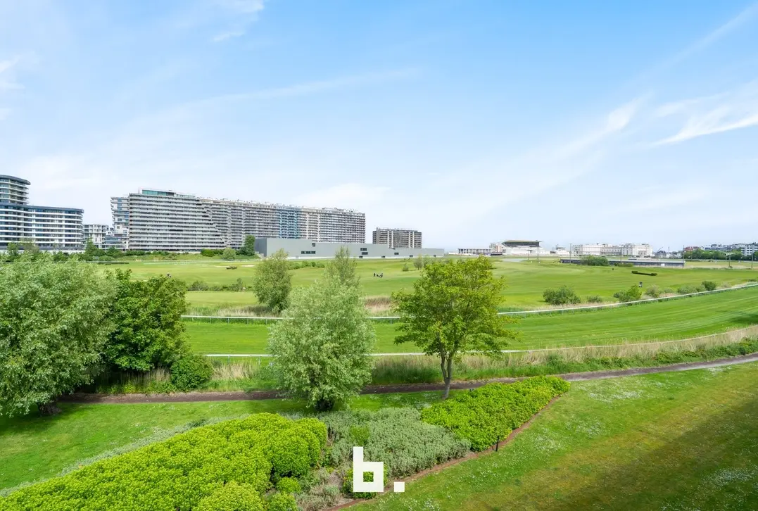 Exclusief appartement met frontaal golfzicht in Oostende - Oostende