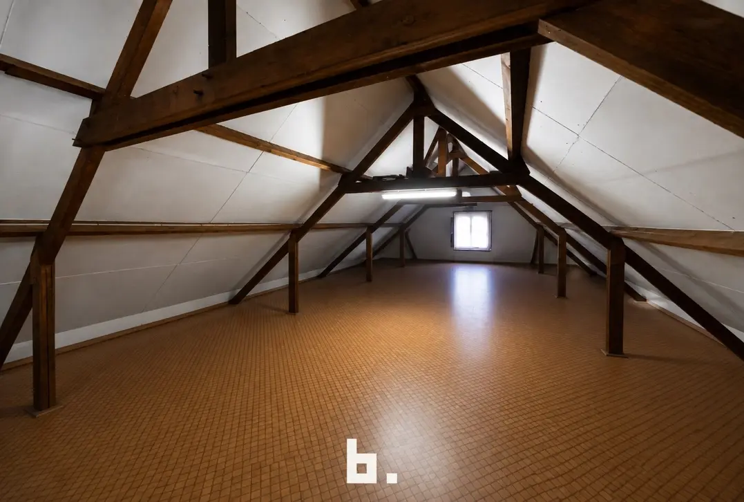 Oedelem licht op te frissen villa met veel volume en uitbreidingsmogelijkheid in het dak  - Oedelem