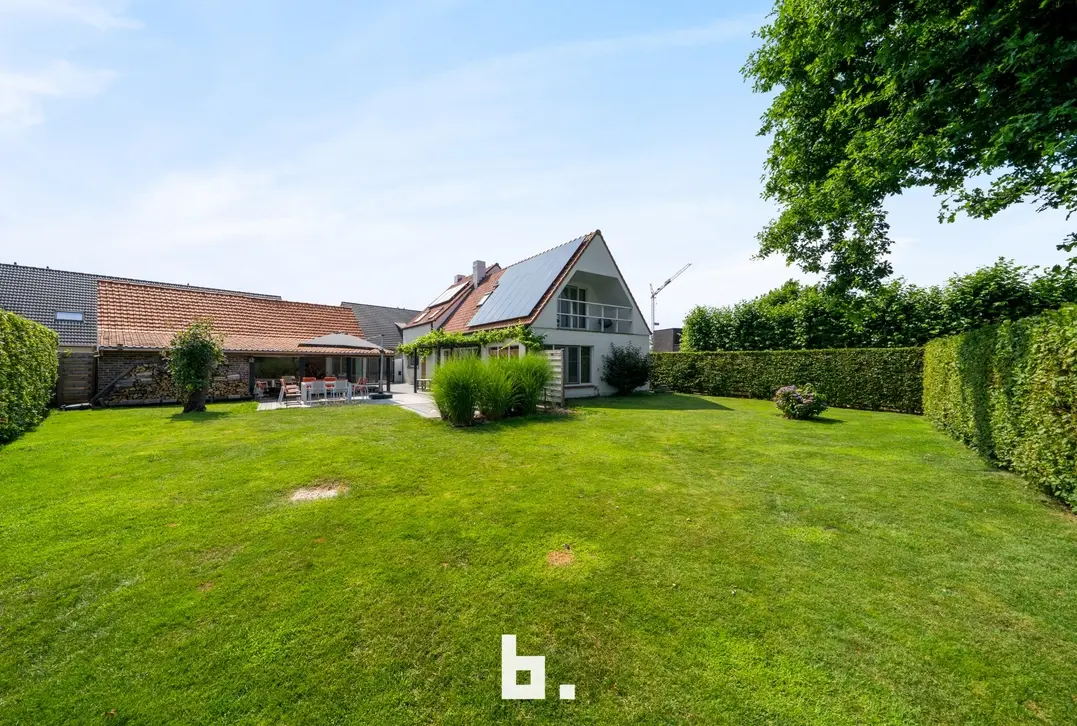 Knappe villa met praktijk in doodlopende straat - Torhout