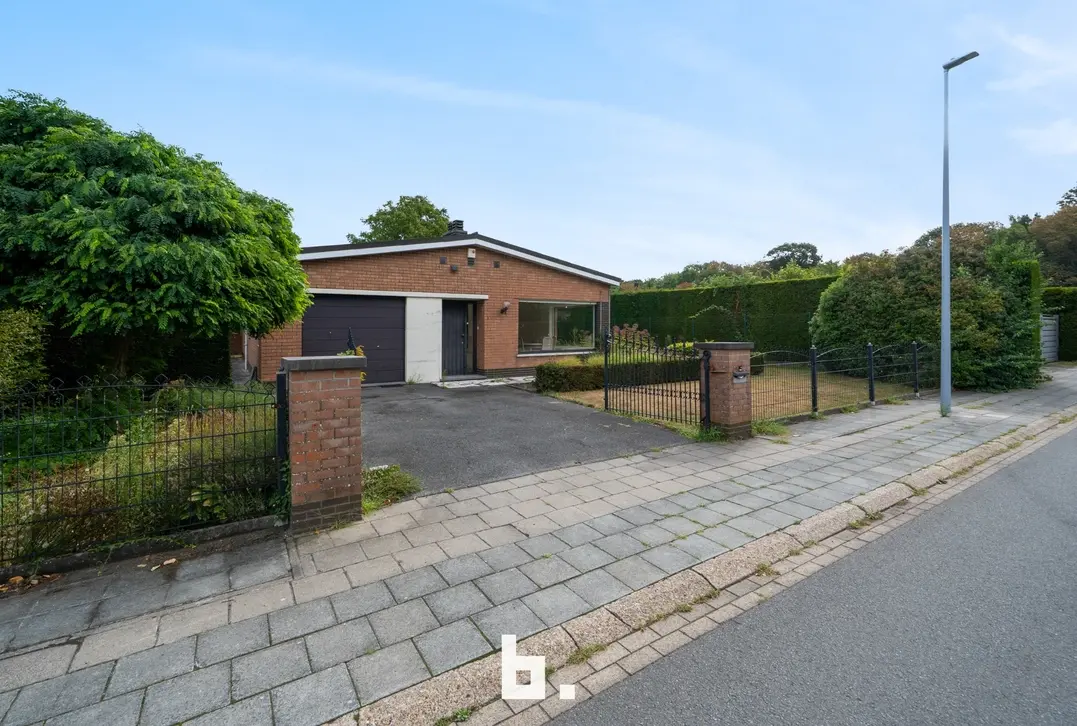 Te renoveren bungalow op schitterende ligging - Loppem