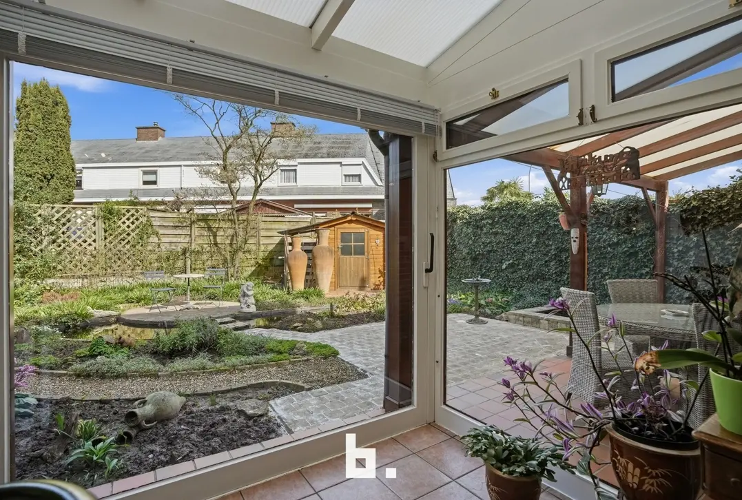 Halfopen gezinswoning met tuin, oprit en garage - Kortrijk - €315.000