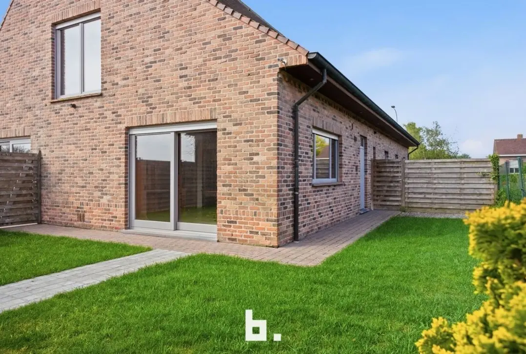 Karaktervolle villa met loods, 36 zonnepanelen en tal van mogelijkheden!  - Tielt