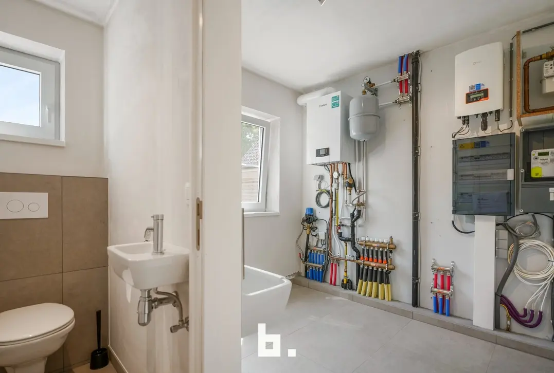 Energiezuinige gezinswoning met 3 slaapkamers en ruime garage te huur in Wielsbeke - Wielsbeke