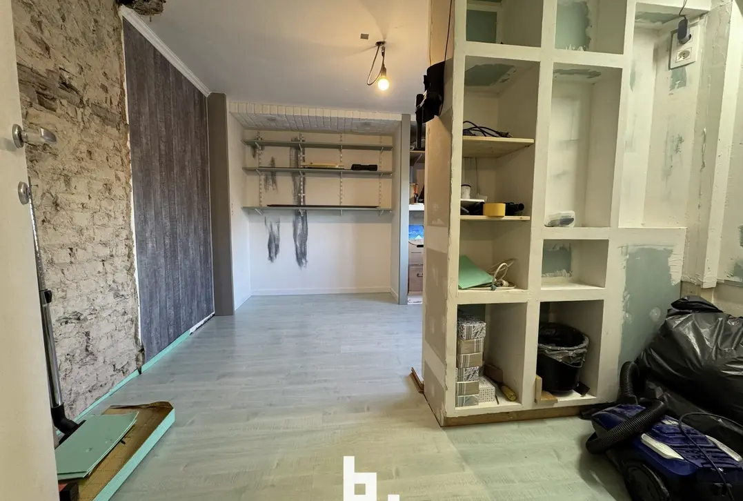 Renovatiewoning met oprit en garage in Desselgem te koop - Waregem