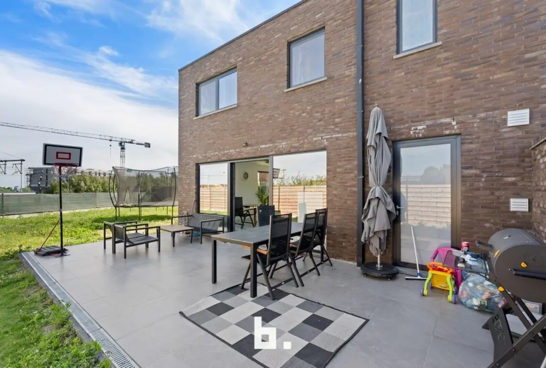 Recente en energiezuinige halfopen bebouwing op een gunstige ligging in Tielt!  - Tielt