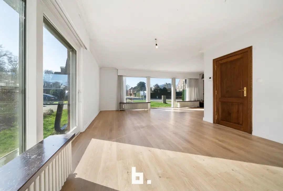 Open bebouwing met 3 slaapkamers en garage op uitstekende ligging - Sint-Andries