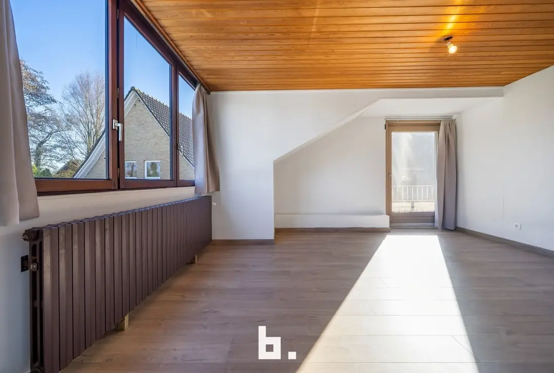 Open bebouwing met 3 slaapkamers en garage op uitstekende ligging - Sint-Andries