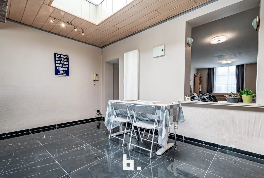 Degelijke woning met 4 slaapkamers in Harelbeke - Harelbeke