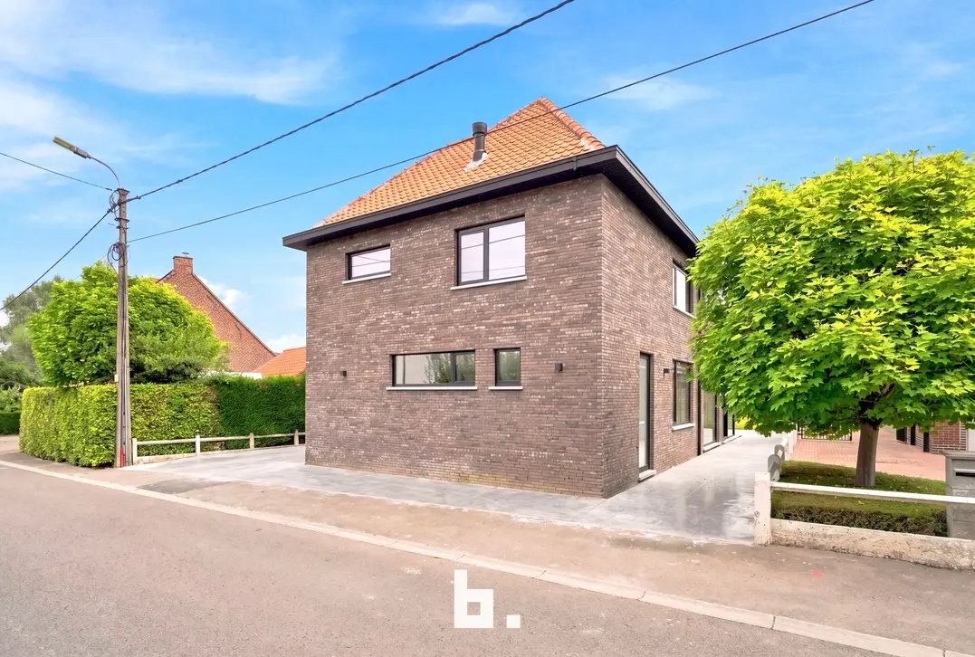 Energiezuinige vrijstaande woning met 3 slaapkamers en inpandige garage - Lendelede