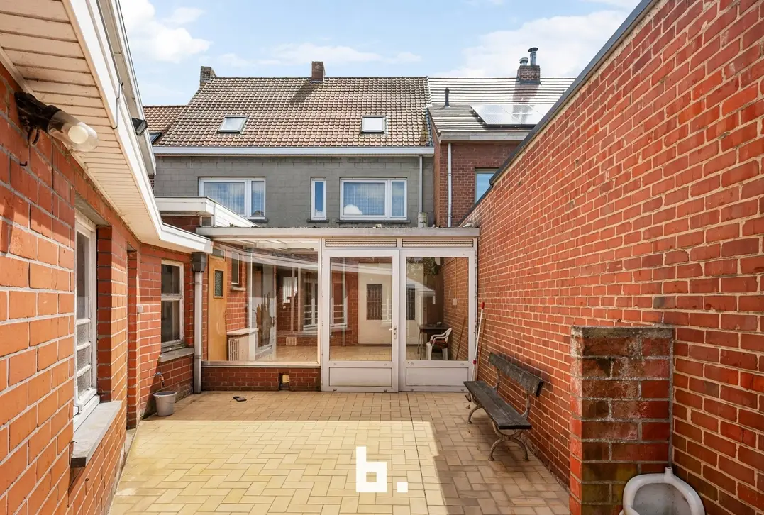 Verrassend ruime gezinswoning met 212 m² bewoonbare oppervlakte op toplocatie in Tielt - Tielt
